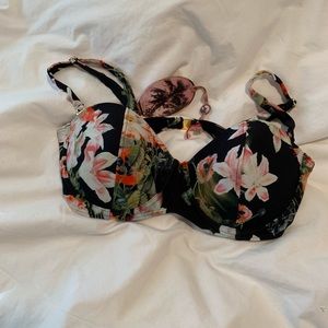 NWT Ted Baker Floral Bikini Top 34DD/E